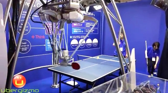 Un automate qui joue au ping pong 